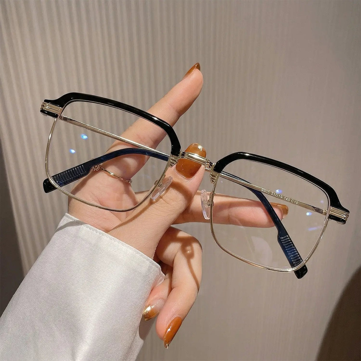Oneswear® 自動調整HDリーディンググラス
